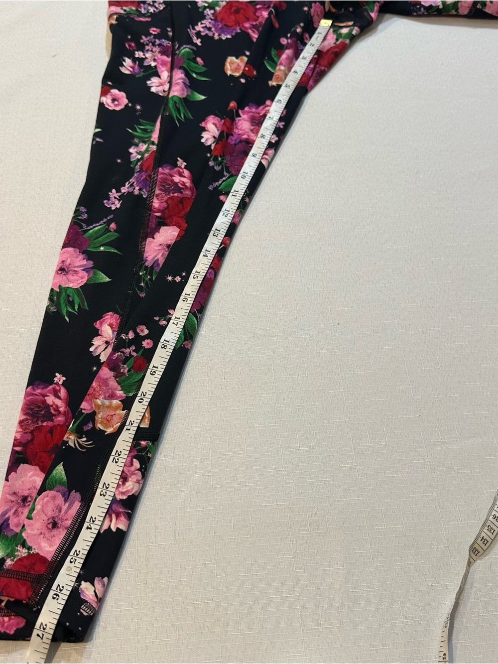 VS On Point Flow Floral Crop Leggings XL - Picture 7 of 15